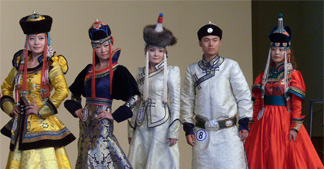 为何在蒙古族服饰中“帽”似尊严？