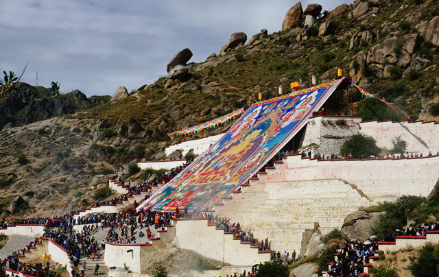 藏族传统节日 - 展佛节